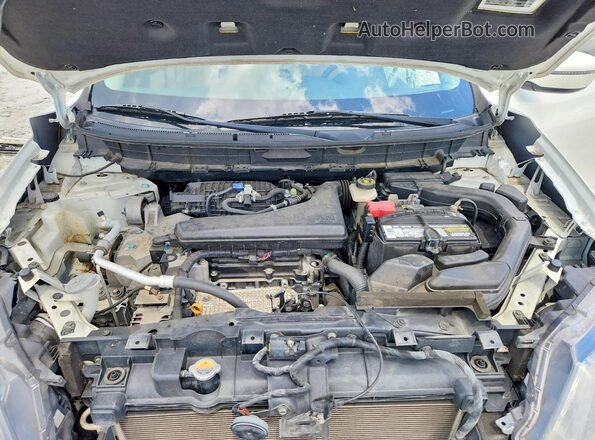 JN8AT2MT7GW005526 2016 NISSAN ROGUE White Вид задньої частини салону