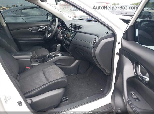 JN8AT2MT7HW135291 2017 NISSAN ROGUE White Вид салону спереду