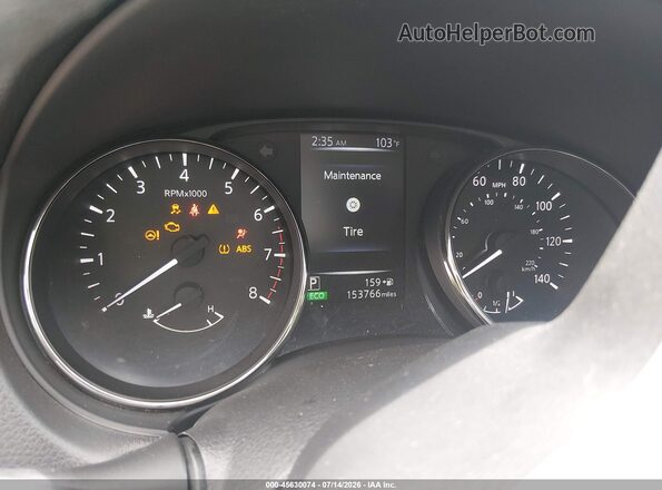 JN8AT2MT7HW395237 2017 NISSAN ROGUE Red Widok tylnych siedzeń