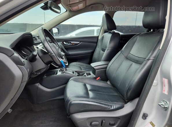 JN8AT2MT7JW463011 2018 NISSAN ROGUE Silver Вид салону спереду