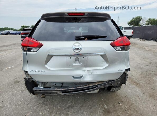 JN8AT2MT7JW463011 2018 NISSAN ROGUE Silver Вид ззаду
