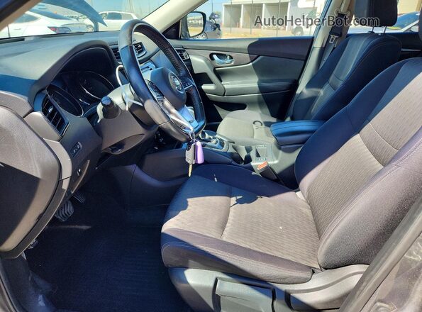 JN8AT2MT7JW466104 2018 NISSAN ROGUE Черный Вид салона спереди