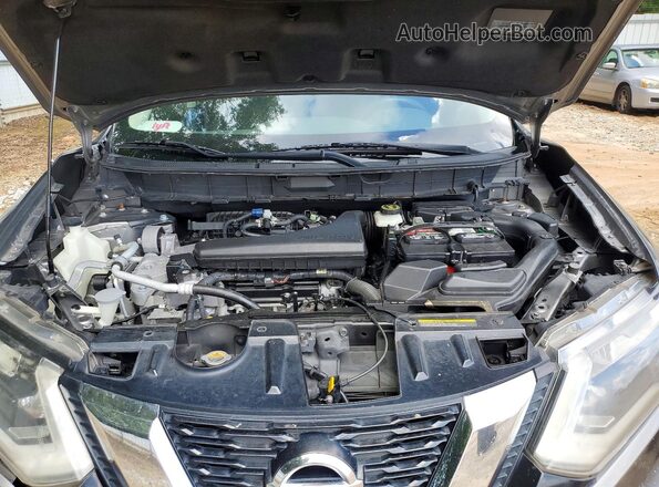 JN8AT2MT8HW131668 2017 NISSAN ROGUE Gray Widok komory silnika