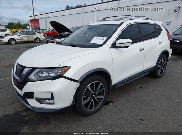 JN8AT2MT8HW405810 2017 NISSAN ROGUE White წინა მარცხენა ხედი სამი მეოთხედიდან