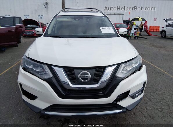 JN8AT2MT8HW405810 2017 NISSAN ROGUE White ხელსაწყოთა პანელის ხედი