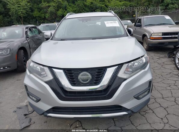 JN8AT2MT9JW456559 2018 NISSAN ROGUE Silver Widok zestawu wskaźników