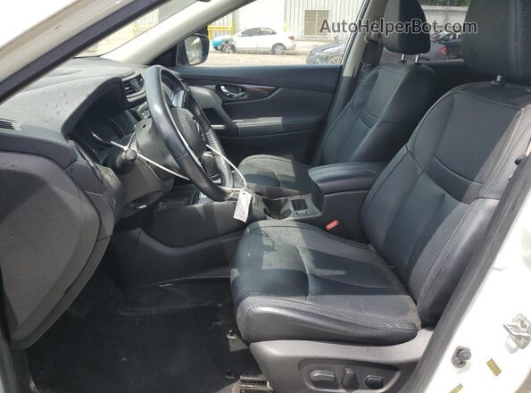 JN8AT2MTXHW143207 2017 NISSAN ROGUE White Widok wnętrza z przodu