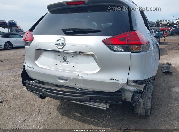 JN8AT2MTXHW145605 2017 NISSAN ROGUE Silver Вид спереду