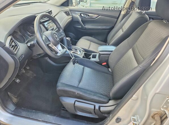 JN8AT2MV0HW259629 2017 NISSAN ROGUE Silver წინა სალონის ხედი
