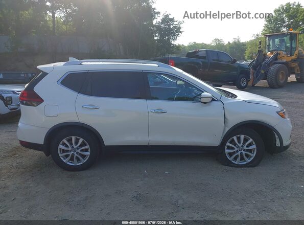 JN8AT2MV0JW349031 2018 NISSAN ROGUE White Vista interior trasera