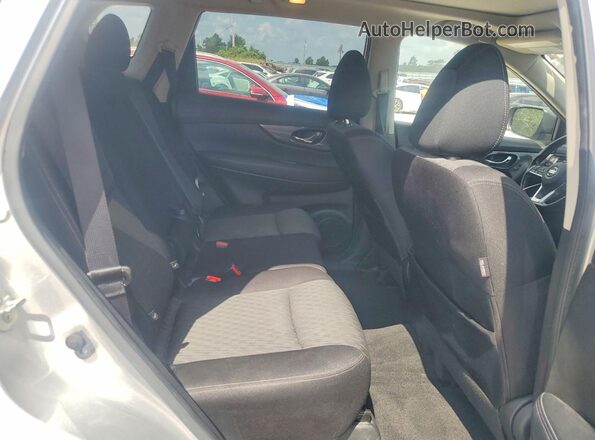 JN8AT2MV0KW385156 2019 NISSAN ROGUE Silver Widok wnętrza z tyłu