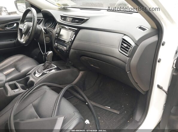 JN8AT2MV1JW307371 2018 NISSAN ROGUE White Widok wnętrza z przodu