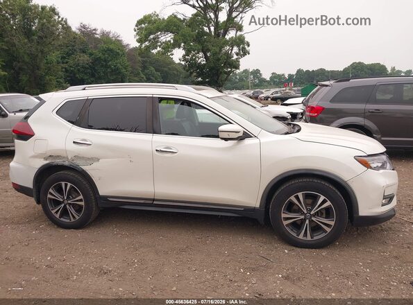 JN8AT2MV1JW307371 2018 NISSAN ROGUE White Widok wnętrza z tyłu