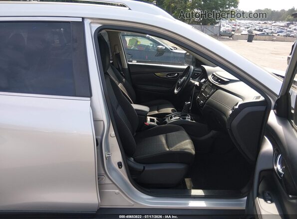 JN8AT2MV1LW137306 2020 NISSAN ROGUE Silver Front interior view