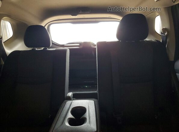 JN8AT2MV2HW026612 2017 NISSAN ROGUE Gray Rear seats view