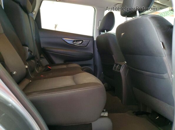 JN8AT2MV2HW026612 2017 NISSAN ROGUE Gray Rear interior view