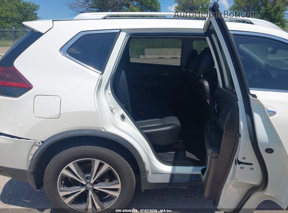 JN8AT2MV2JW304799 2018 NISSAN ROGUE White Вид наклейки з VIN-кодом