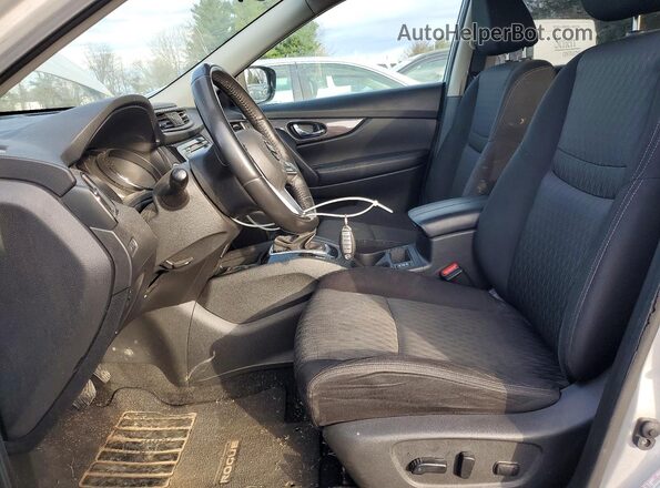 JN8AT2MV3KW395163 2019 NISSAN ROGUE Серебряный Вид салона спереди