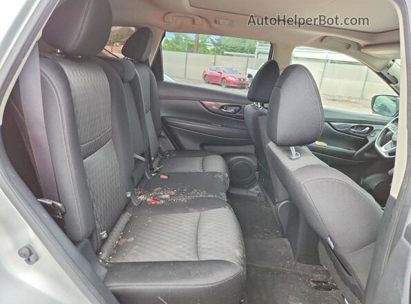 JN8AT2MV3KW401558 2019 NISSAN ROGUE Серебряный Вид задней части салона