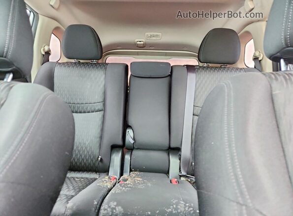 JN8AT2MV3KW401558 2019 NISSAN ROGUE Серебряный Вид задних сидений