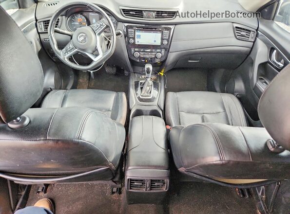 JN8AT2MV4HW017362 2017 NISSAN ROGUE Blue Առջևի վահանակի տեսք