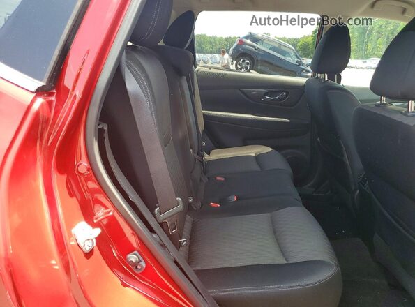 JN8AT2MV4HW271783 2017 NISSAN ROGUE Red უკანა სავარძლების ხედი