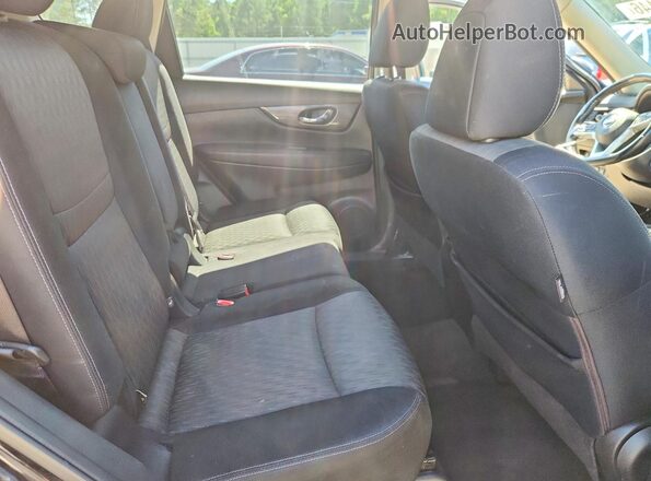 JN8AT2MV5HW025468 2017 NISSAN ROGUE Black უკანა სალონის ხედი