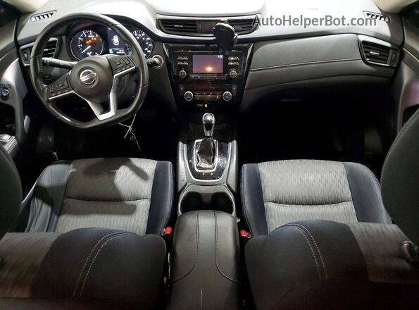 JN8AT2MV6HW265841 2017 NISSAN ROGUE Silver Dashboard view