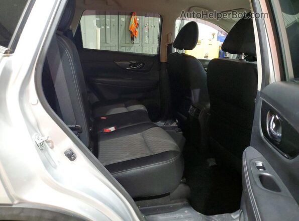 JN8AT2MV6HW265841 2017 NISSAN ROGUE Silver Rear interior view