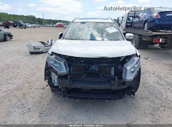 JN8AT2MV6HW280680 2017 NISSAN ROGUE White Սալոնի հետևի տեսք