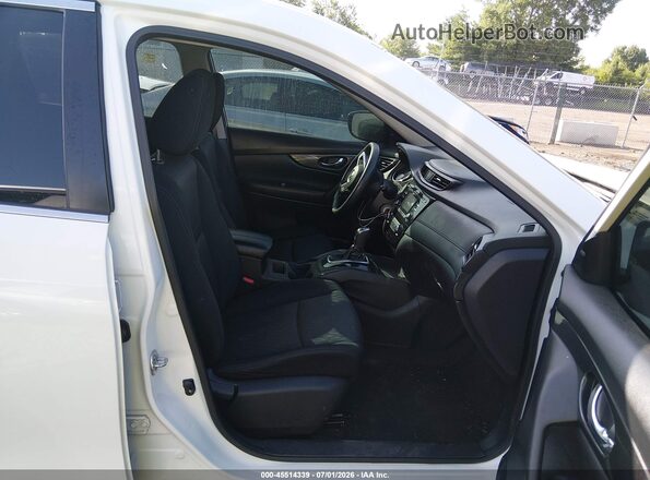 JN8AT2MV7HW026752 2017 NISSAN ROGUE White Вид салону спереду