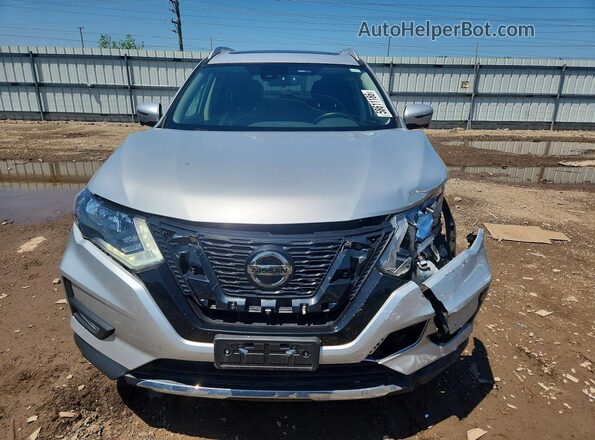 JN8AT2MV7LW120977 2020 NISSAN ROGUE Серебряный Вид спереди