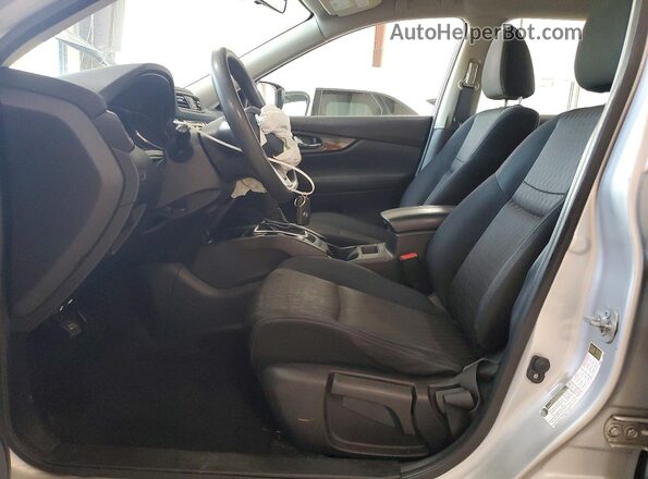 JN8AT2MV8HW003593 2017 NISSAN ROGUE Silver წინა სალონის ხედი