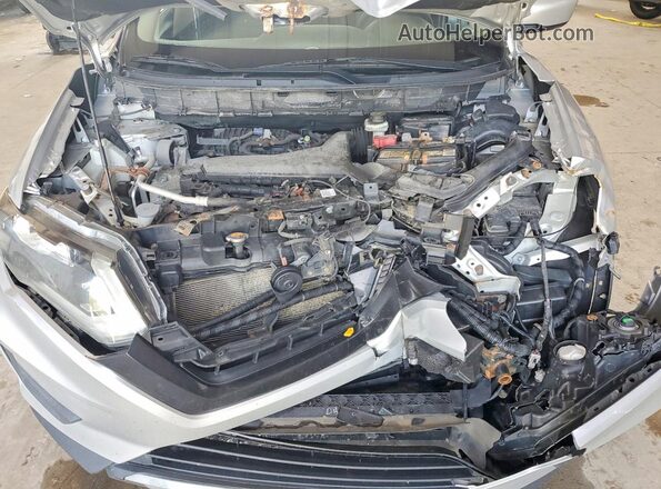 JN8AT2MV8HW003593 2017 NISSAN ROGUE Silver ძრავის განყოფილების ხედი