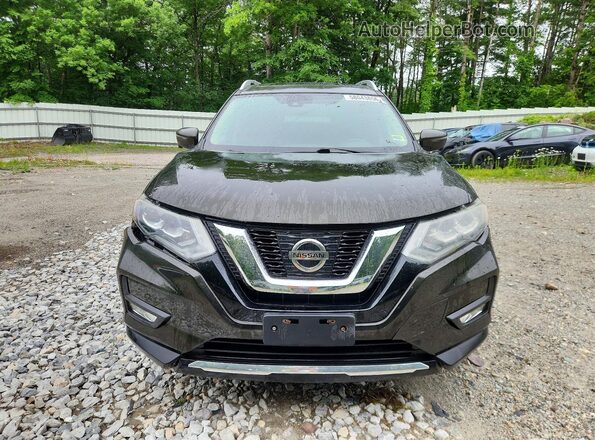 JN8AT2MV8HW250175 2017 NISSAN ROGUE Черный Вид спереди