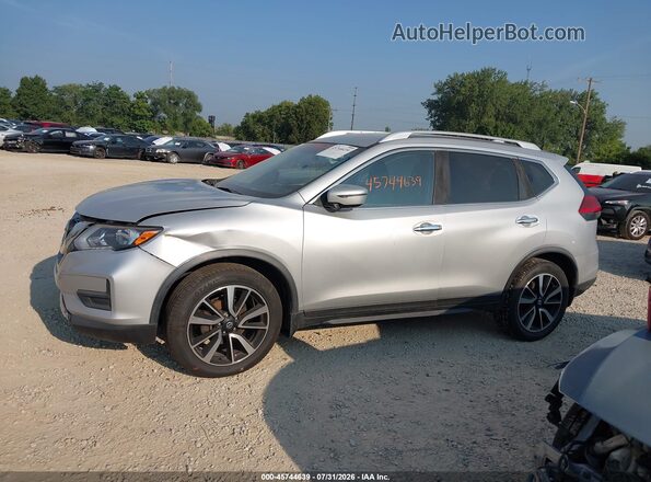 JN8AT2MV8HW258440 2017 NISSAN ROGUE Silver Սալոնի 360 աստիճան տեսք