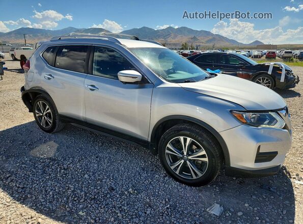 JN8AT2MV8KW394655 2019 NISSAN ROGUE Silver Front right