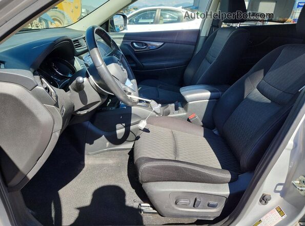 JN8AT2MV8KW394655 2019 NISSAN ROGUE Silver Front interior view