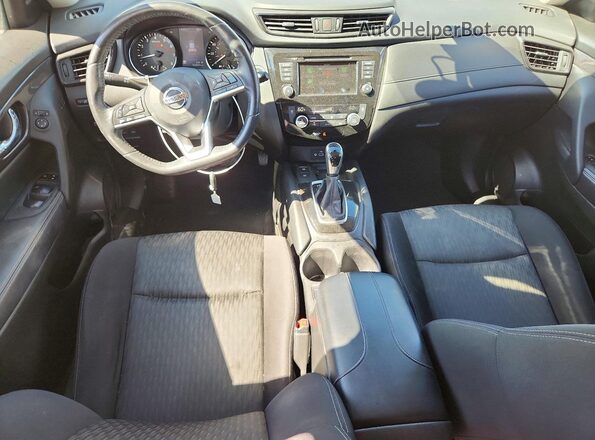 JN8AT2MV8KW394655 2019 NISSAN ROGUE Silver Dashboard view