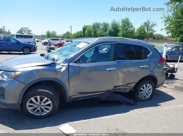 JN8AT2MV9JW325696 2018 NISSAN ROGUE Gray Front view