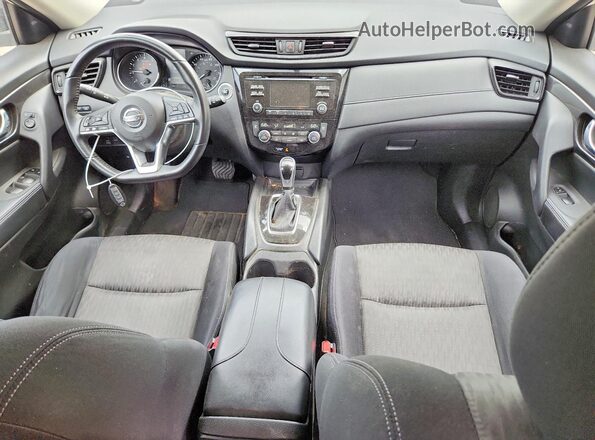 JN8AT2MVXHW008875 2017 NISSAN ROGUE White Вид панелі приладів