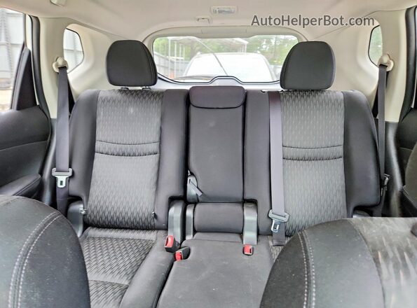 JN8AT2MVXHW008875 2017 NISSAN ROGUE White Вид задніх сидінь
