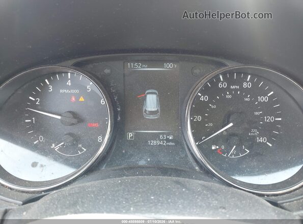 JN8AT2MVXHW254227 2017 NISSAN ROGUE Красный Вид задних сидений