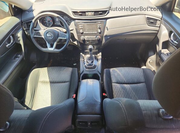 JN8AT2MVXHW274946 2017 NISSAN ROGUE Red Widok deski rozdzielczej