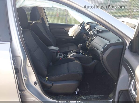 JN8AT2MVXLW121069 2020 NISSAN ROGUE Silver Սալոնի դիմացի տեսք