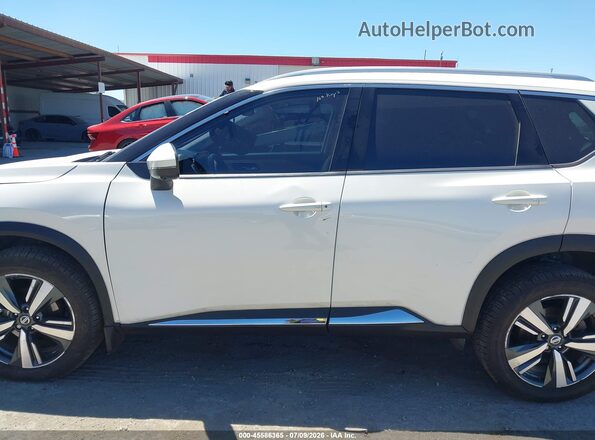 JN8AT3DC2MW107964 2021 NISSAN ROGUE White Widok wnętrza z tyłu