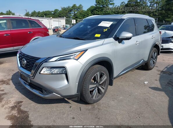 JN8AT3DD0MW308285 2021 NISSAN ROGUE Silver Vista tres cuartos delantera izquierda