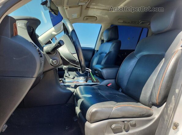 JN8AY2NE2J9732385 2018 NISSAN ARMADA Silver Vista interior delantera