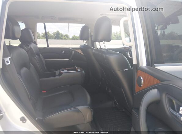 JN8AZ2NF3J9662482 2018 INFINITI QX80 Silver VIN კოდის სტიკერის ხედი