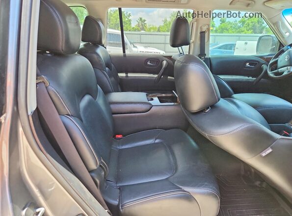 JN8AZ2NF7H9647364 2017 INFINITI QX80 Silver Հետևի նստատեղերի տեսք